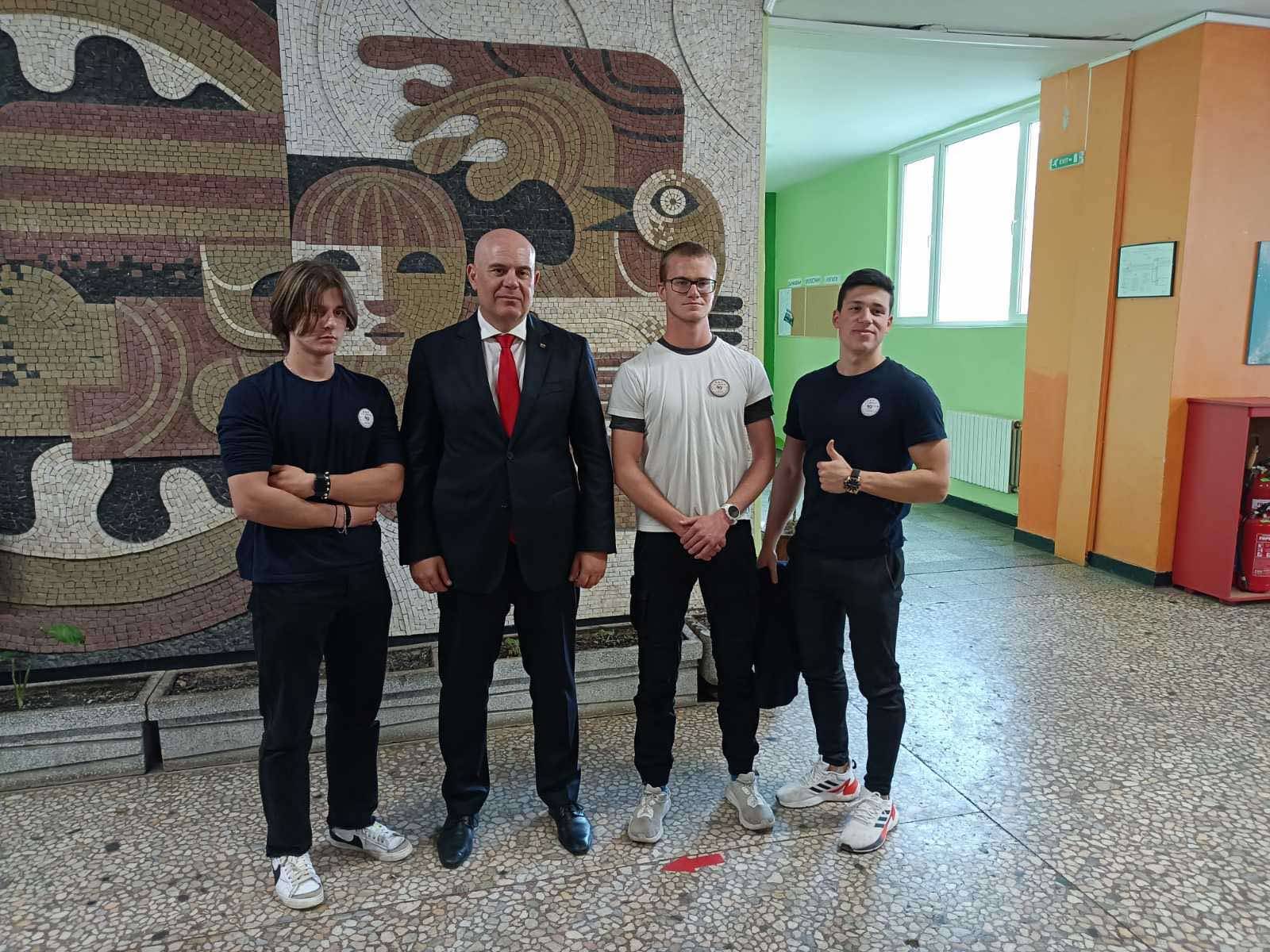 Главният прокурор Иван Гешев се срещна с ученици в Бургас 